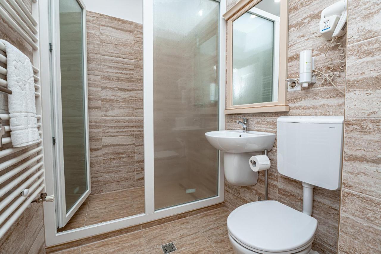 Hotel Rin Сибиу Екстериор снимка
