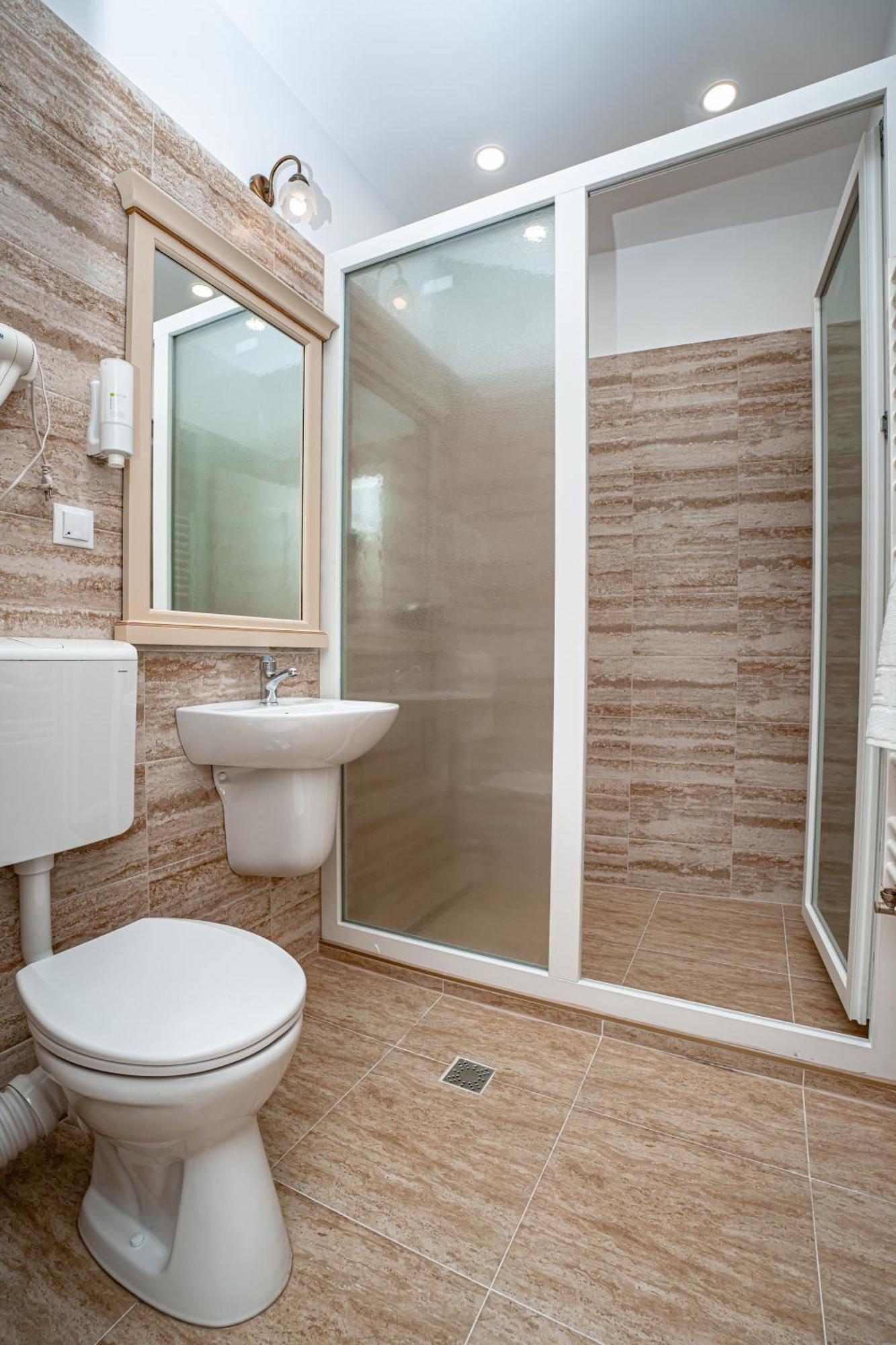 Hotel Rin Сибиу Екстериор снимка
